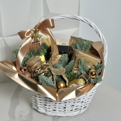 Подарочная корзина Новогодняя карамель