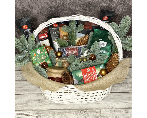 Gift basket New Year's table