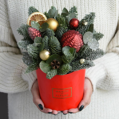 New Year's composition in a box