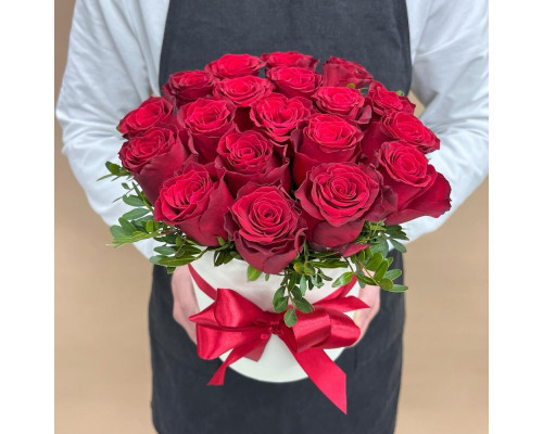 19 red roses in the box 19 red roses in the box