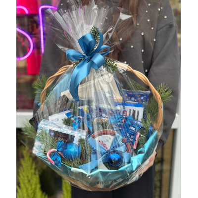 New Year's basket Winter Treats