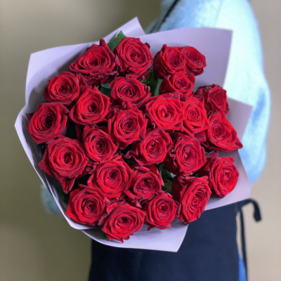 25 червоних троянд 