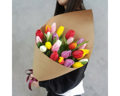 25 multicolored tulips