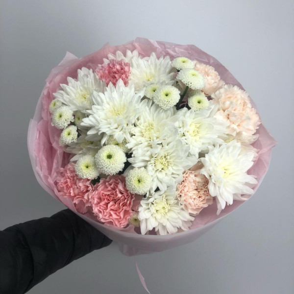 Букет з хризантеми та діантусів