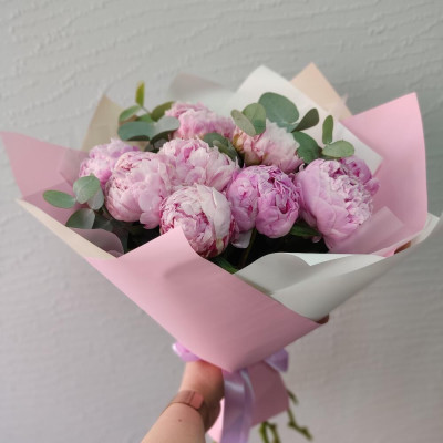 Букет из 9 пионов
