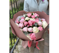 Букет 27 пионов