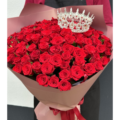 101 red rose Queen